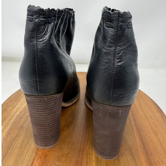 See by Chloe Boots Womens Leather Scalloped Accent Black Leather Size 8 US 39 EU - Picture 7 of 11